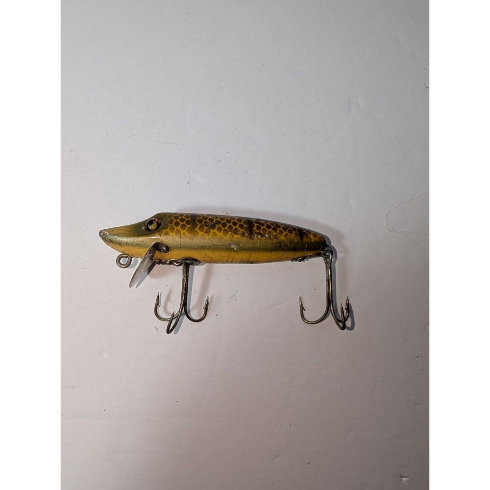 Vintage Heddon Baby Vamp Wooden Fishing Lure Glass Eyes Scale Finish Dowagiac